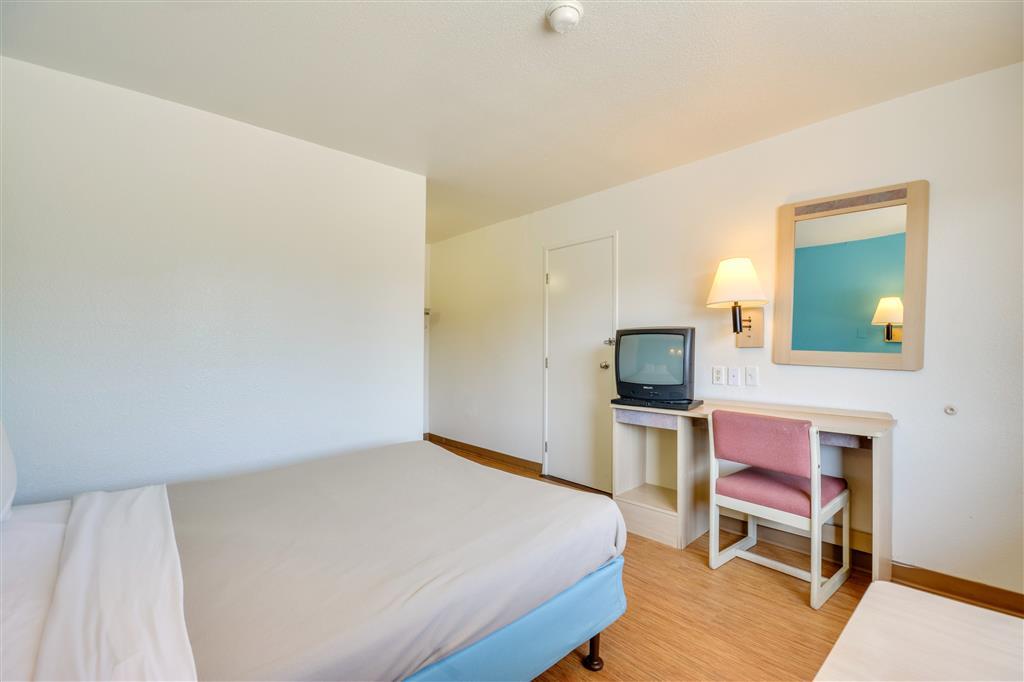 Rodeway Inn Tillmans Corner Habitación foto