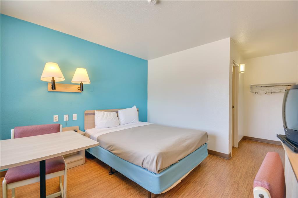 Rodeway Inn Tillmans Corner Habitación foto